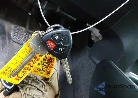 2013 Toyota Yaris Le из США, поврежденный, VIN JTDKTUD32DD549371